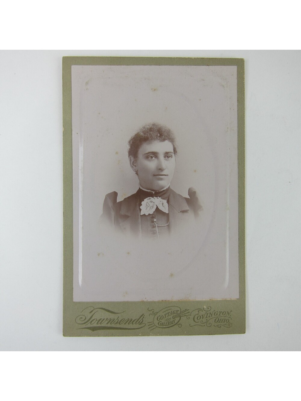 Cabinet Card Photograph Young Woman Portrait Townsends Covington Ohio Antique